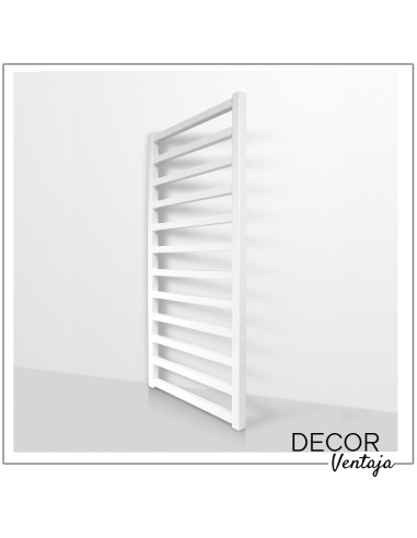 Radiador toallero hidráulico modelo Recto/Karnak de 12 tubos en color blanco. Ambiente