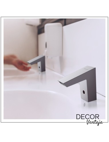 Grifo electrónico de lavabo con sensor para activar el agua sin contacto. Modelo Platinum. Ambiente