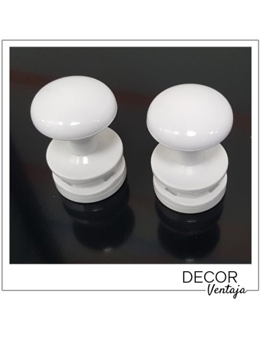 Perchas de botón para colocar en un radiador toallero. Color BLANCO. Real