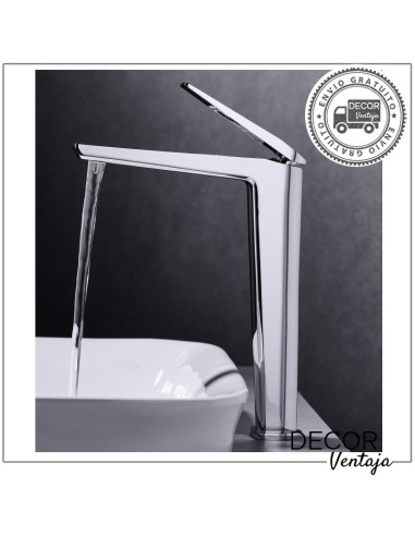 Grifo alto monomando cromo para lavabo sobre encimera. Modelo Manila Cromo. Ambiente
