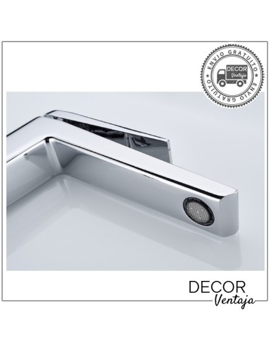 Grifo alto monomando cromo para lavabo sobre encimera. Modelo Manila Cromo. Detalle lateral