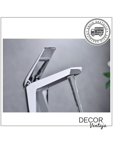 Grifo alto monomando cromo para lavabo sobre encimera. Modelo Manila Cromo. Detalle frontal