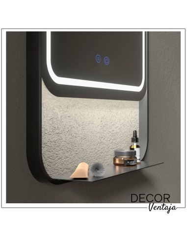 Espejo de baño cuadrado mod. Aixa LED con repisa metálica. Detalle marco metálico negro