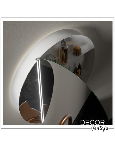 Espejo de baño camerino 1 puerta circular mod. Carmenes LED. Detalle baldas interiores.